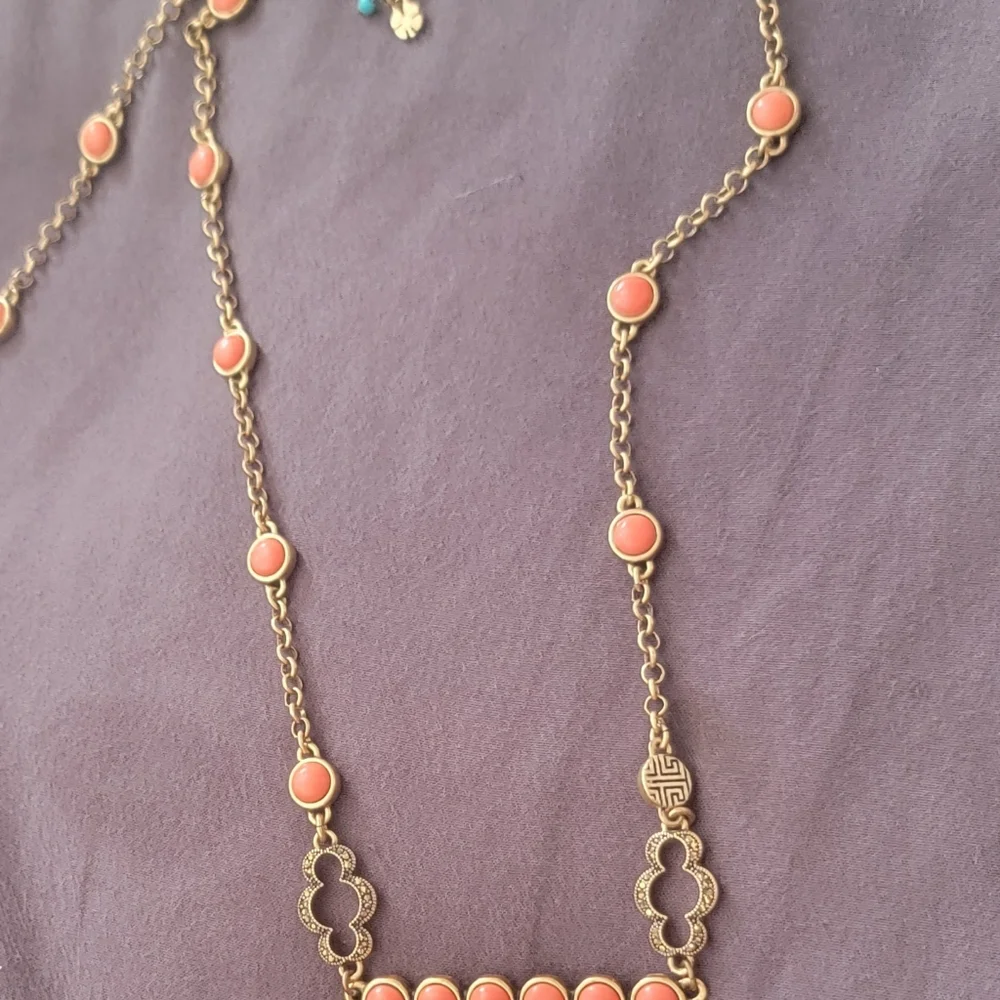 Lucky Brand Statement Necklace Gold Tone With Salmon Colored‎ Stones